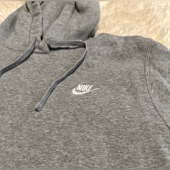 Nike Men’s Size Small (Oversized Fits Like Medium) Gray Hoodie EUC - Picture 2 of 8